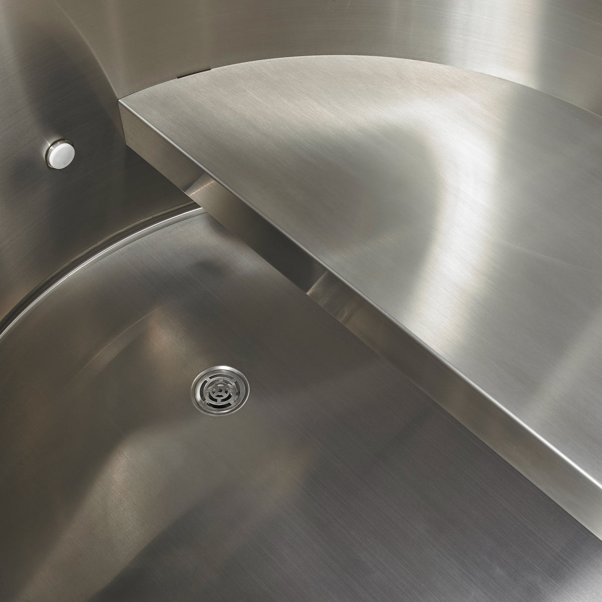 Dynamic Cold Therapy Pacific Cedar Barrel Cold Plunge – Stainless Steel
